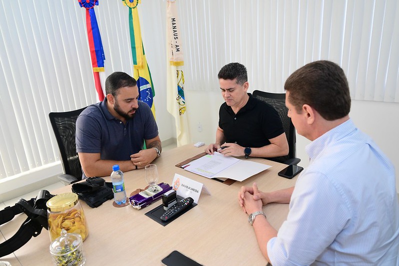 No momento, você está visualizando David Almeida assina nomeação de 226 novos guardas municipais