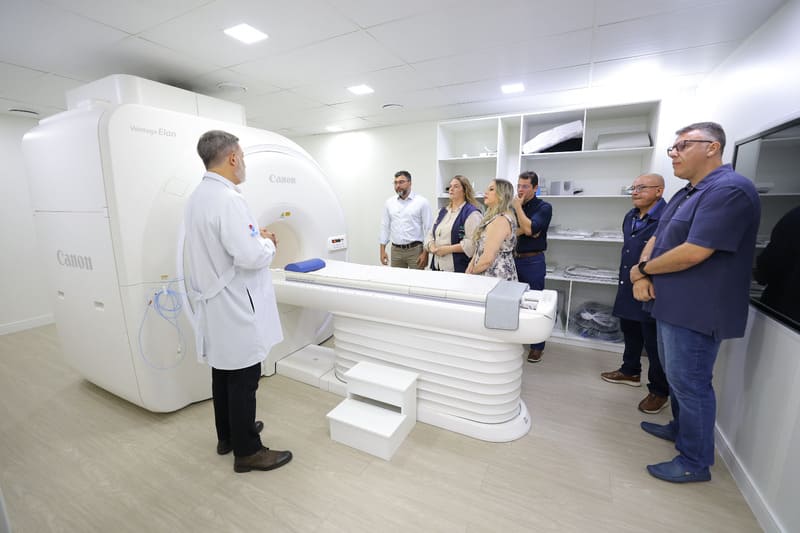 No momento, você está visualizando Wilson Lima entrega novos aparelhos para procedimentos cardiológicos no Hospital Francisca Mendes