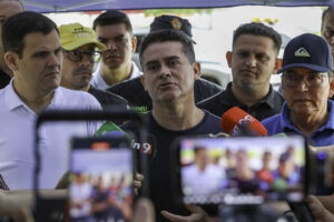 Leia mais sobre o artigo David Almeida entrega 6ª intervenção viária do pacote de obras para melhorar trânsito de Manaus