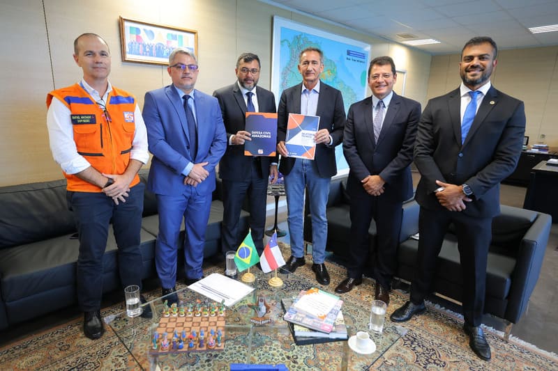 No momento, você está visualizando Wilson Lima se reúne com ministro Waldez Góes para apresentar ações de prevenção contra fenômenos climáticos no Amazonas