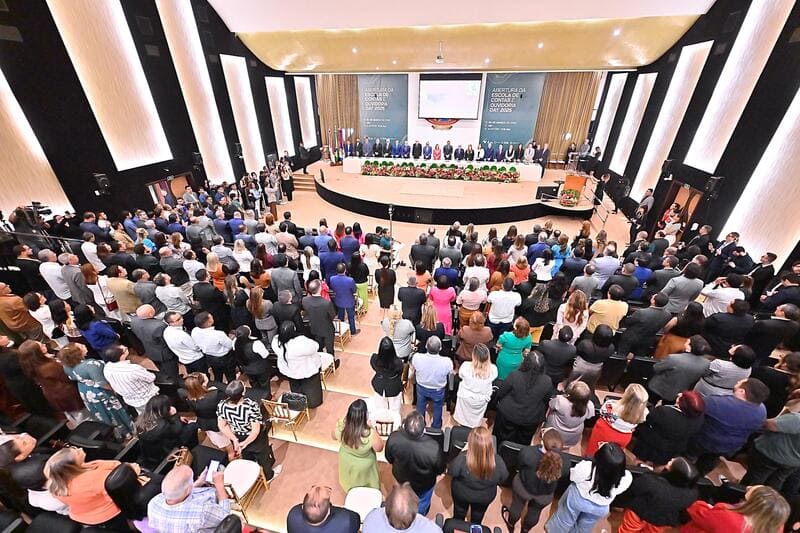 No momento, você está visualizando TCE-AM realiza abertura do ano letivo da ECP e celebra Dia do Ouvidor