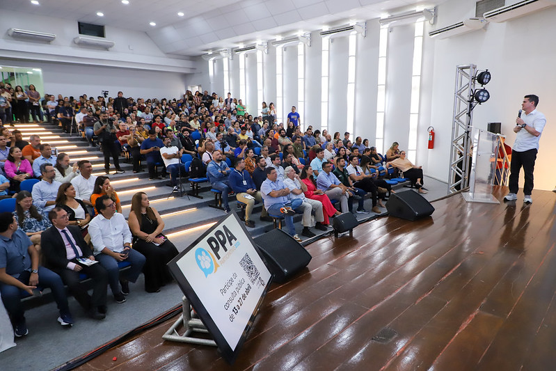 No momento, você está visualizando David Almeida lança plataforma digital para ouvir a população e planejar o futuro de Manaus