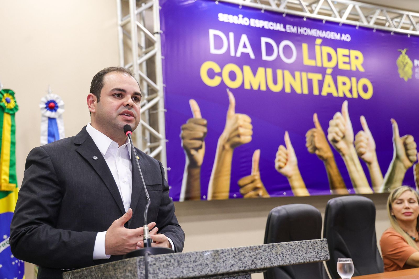 No momento, você está visualizando Roberto Cidade homenageia líderes comunitários e ressalta importância do ‘trabalho de rua’ na atenção à população