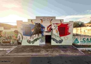 Leia mais sobre o artigo Festival de Parintins 2025: Pinturas do projeto Galeria Cidade Aberta chegam à fase final