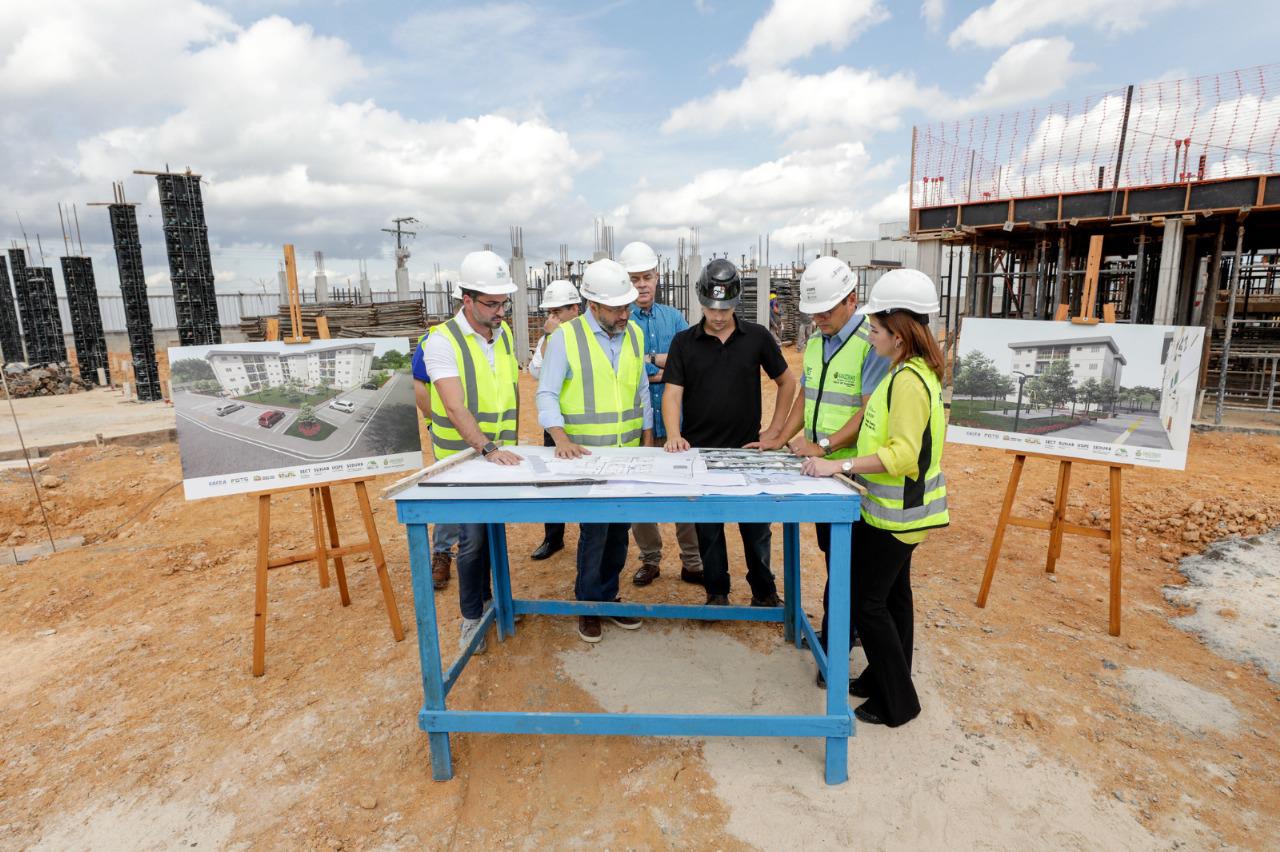 No momento, você está visualizando Wilson Lima vistoria obras do Residencial Novo Aleixo, na zona norte de Manaus