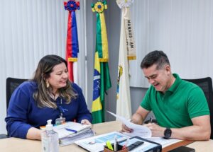 Leia mais sobre o artigo David Almeida unifica datas-base e garante reajuste salarial a todos os servidores municipais de Manaus