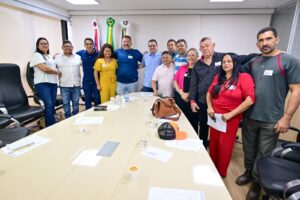 Leia mais sobre o artigo Em reunião com moradores de Presidente Figueiredo, Roberto Cidade confirma início das obras da Rodovia AM-240 após sua articulação
