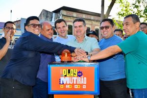 Leia mais sobre o artigo David Almeida inicia ‘Mutirão no Bairro’ no Centro com foco em melhorias para o comércio, turismo e a valorização do espaço urbano