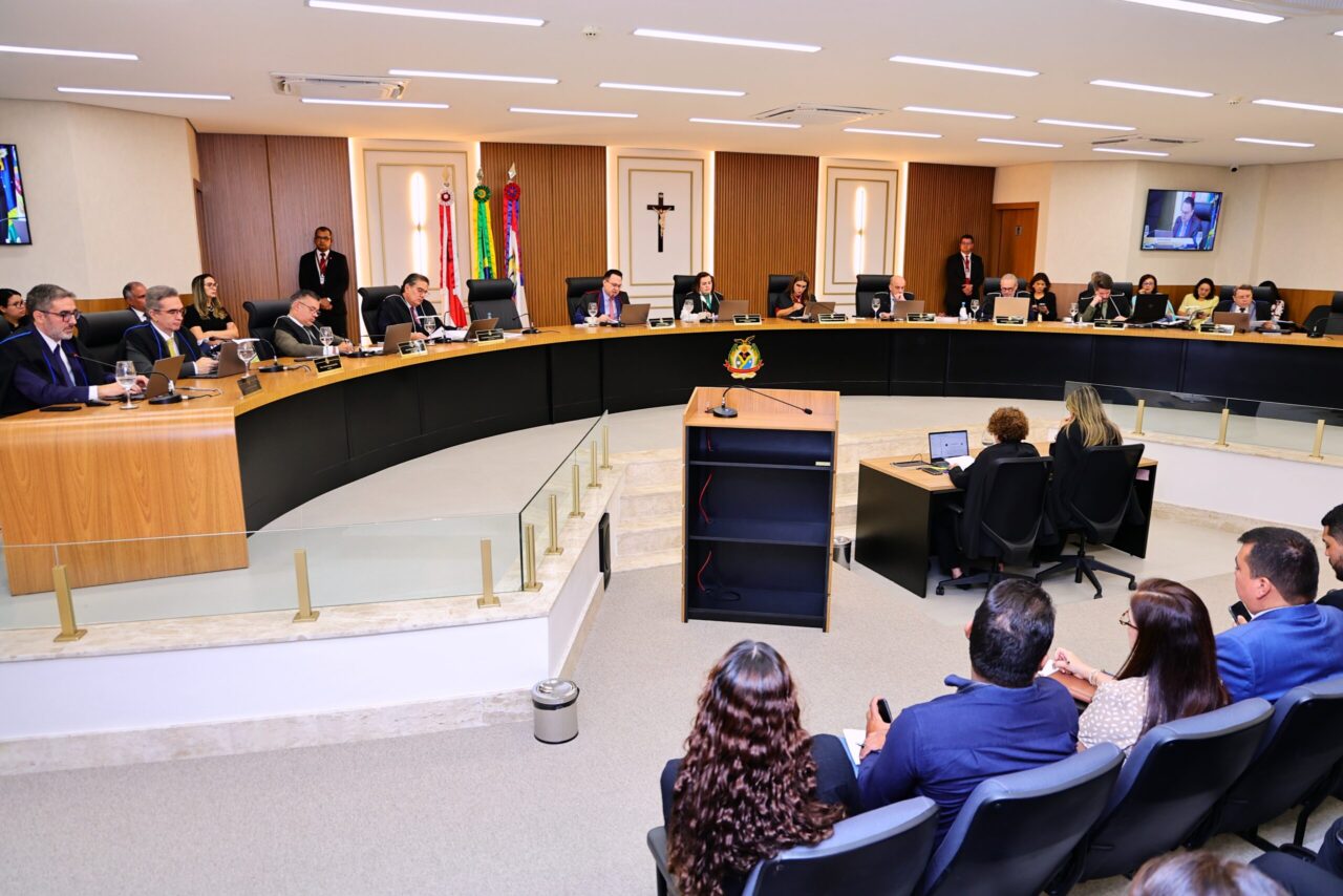 No momento, você está visualizando TCE-AM aprova com ressalvas contas de 2022 e 2023 da Prefeitura de Manaus