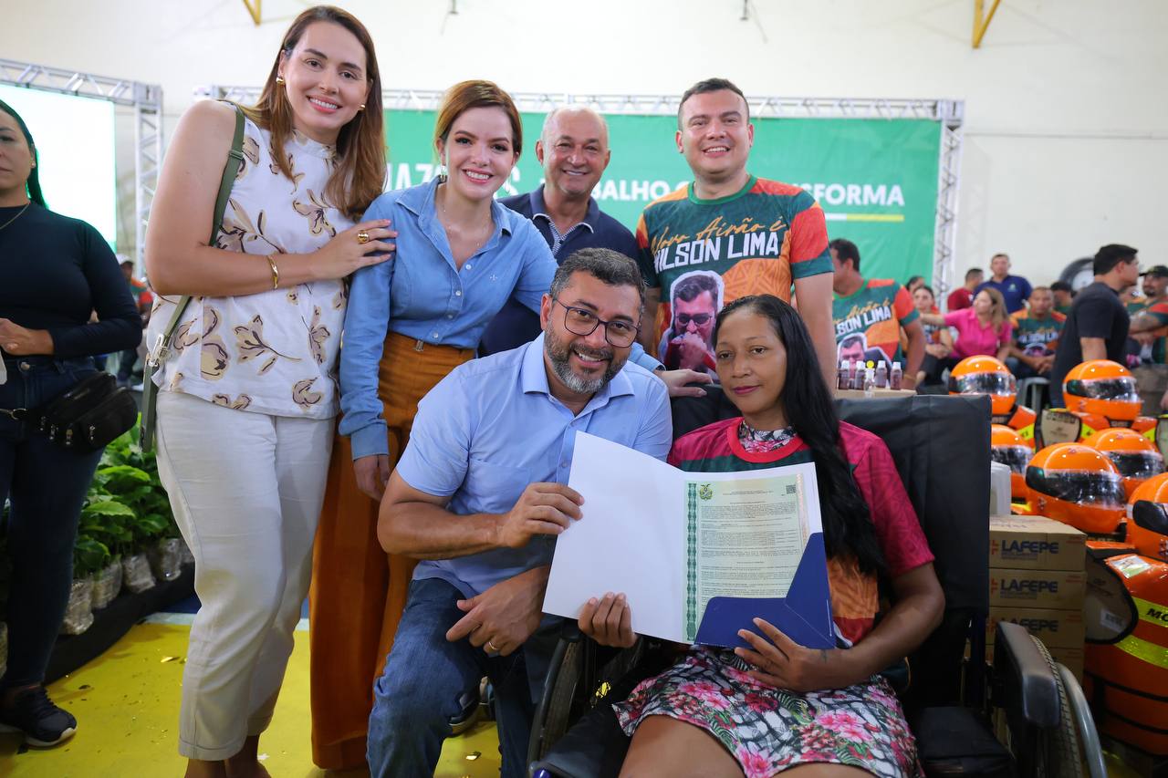 No momento, você está visualizando Wilson Lima entrega 150 novos títulos definitivos de propriedade em Novo Airão