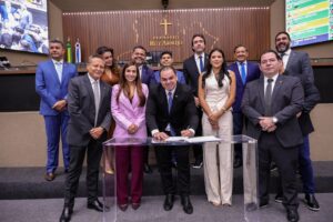 Leia mais sobre o artigo Roberto Cidade anuncia início das inscrições para concurso público da Aleam em 10 de setembro