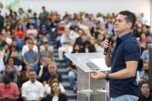 Leia mais sobre o artigo David Almeida lança edital do Bolsa Universidade 2026 com mais de 40 mil oportunidades de graduação em Manaus