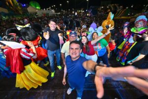 Leia mais sobre o artigo David Almeida encerra Dia das Crianças com 120 mil pessoas no parque Gigantes da Floresta