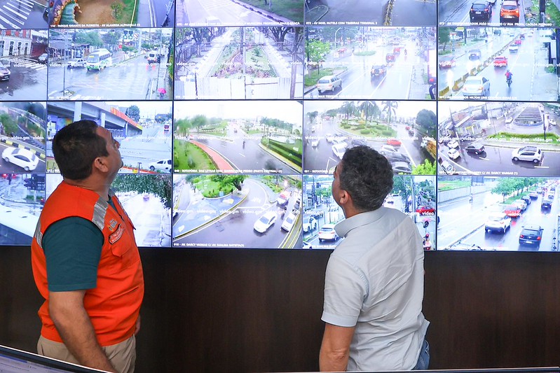 No momento, você está visualizando David Almeida coordena ações da Prefeitura de Manaus durante fortes chuvas e alerta da Defesa Civil