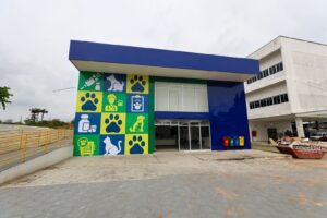 Leia mais sobre o artigo Wilson Lima vistoria obras do Hospital Veterinário e marca data da inauguração