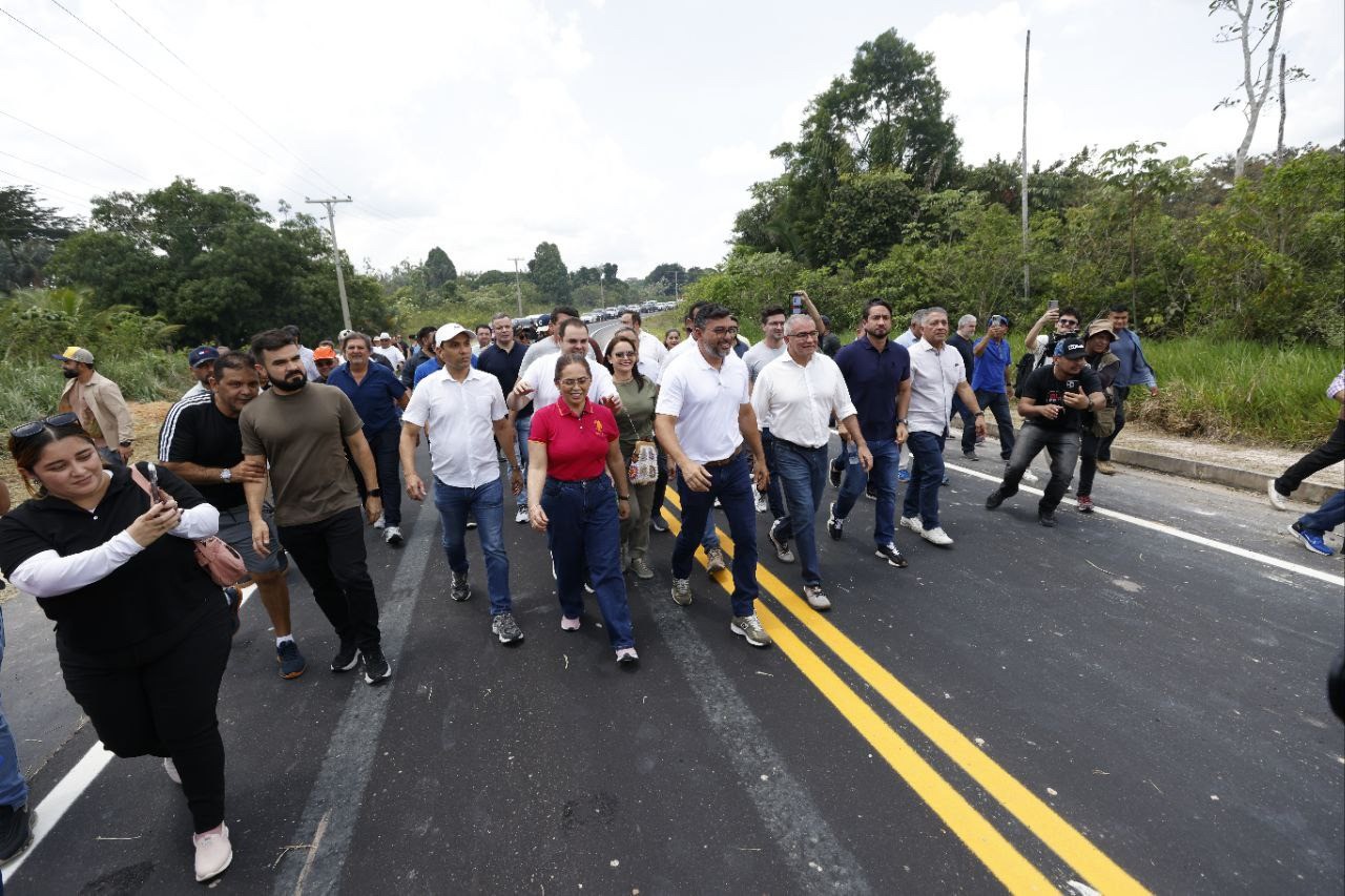 No momento, você está visualizando Wilson Lima inaugura primeira etapa da nova AM-010  e destaca avanços sociais e econômicos para oito municípios