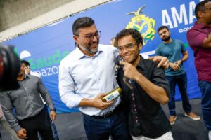 Leia mais sobre o artigo Wilson Lima entrega 2 mil óculos e reforça atendimento oftalmológico no Amazonas