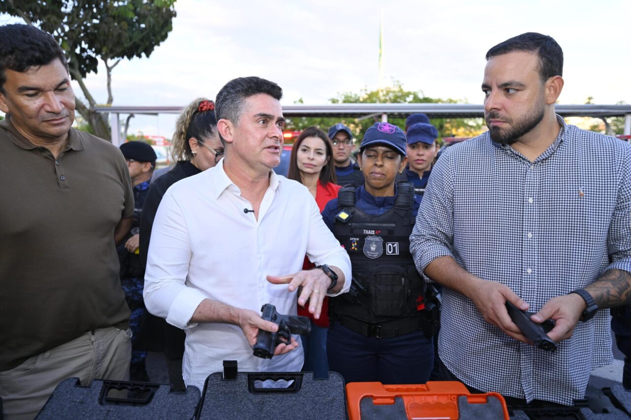 No momento, você está visualizando David Almeida entrega novos armamentos e coloca Manaus na liderança nacional em segurança municipal