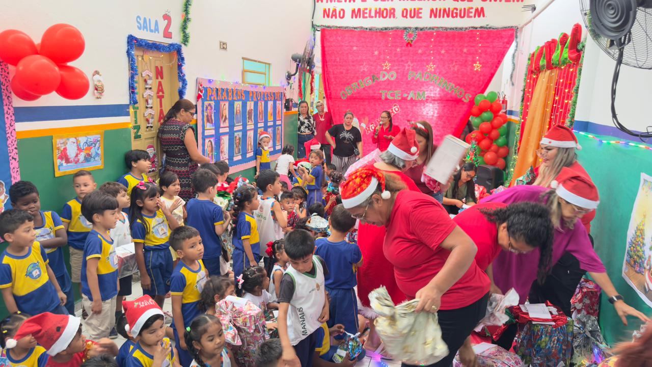 No momento, você está visualizando TCE-AM transforma Natal de 286 crianças com gestos de afeto e solidariedade