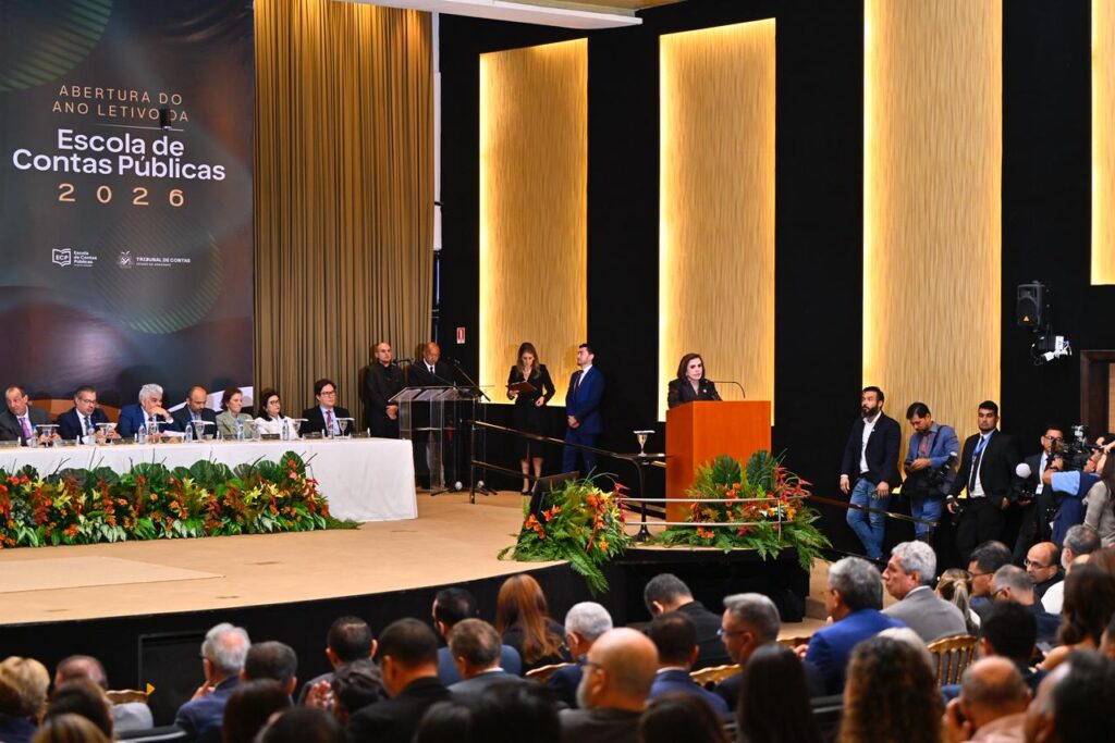 No momento, você está visualizando “Boa governança começa pelo conhecimento”, pontua presidente do TCE-AM na abertura do ano letivo da ECP