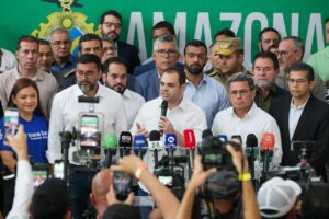 Leia mais sobre o artigo No primeiro dia à frente do Executivo, governador interino Roberto Cidade destaca estabilidade institucional e continuidade de projetos