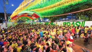 Leia mais sobre o artigo Prefeitura leva estrutura a ‘Ruas da Copa’, garante diversão às famílias e fortalece o comércio local na estreia do Brasil na Copa do Mundo