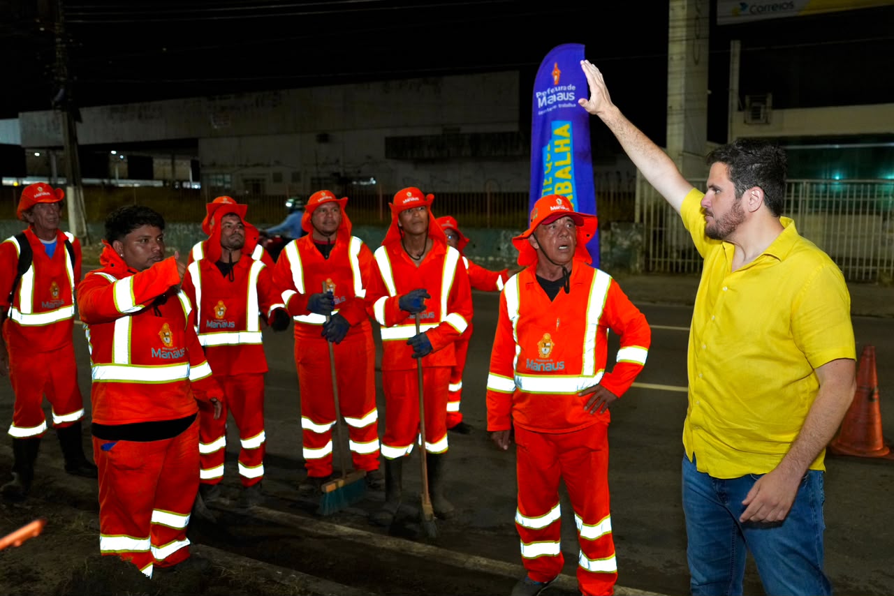 No momento, você está visualizando À meia-noite, prefeito Renato Junior mobiliza limpeza, asfaltamento e assina ordens de serviço para reforma de passarelas, viadutos e canteiros centrais em Manaus