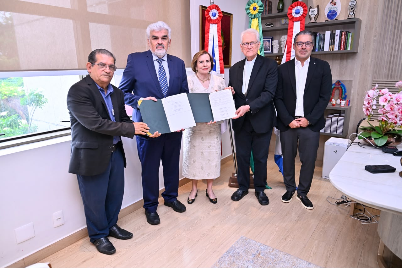 No momento, você está visualizando TCE-AM e Arquidiocese firmam parceria para ampliar educação ambiental no Amazonas